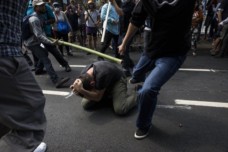 ABD'de ırkçı gösteri sonrası OHAL ilan edildi