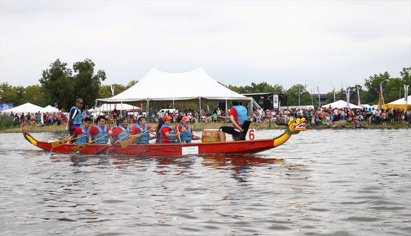 New York'ta ejderhalı tekne festivali coşkusu