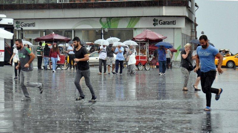 İstanbul'da sağanak yağış