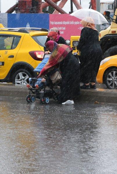 İstanbul'da sağanak yağış
