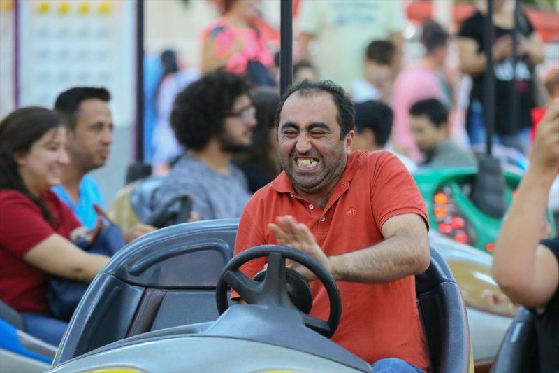 Bir İzmir Fuar klasiği: Lunapark