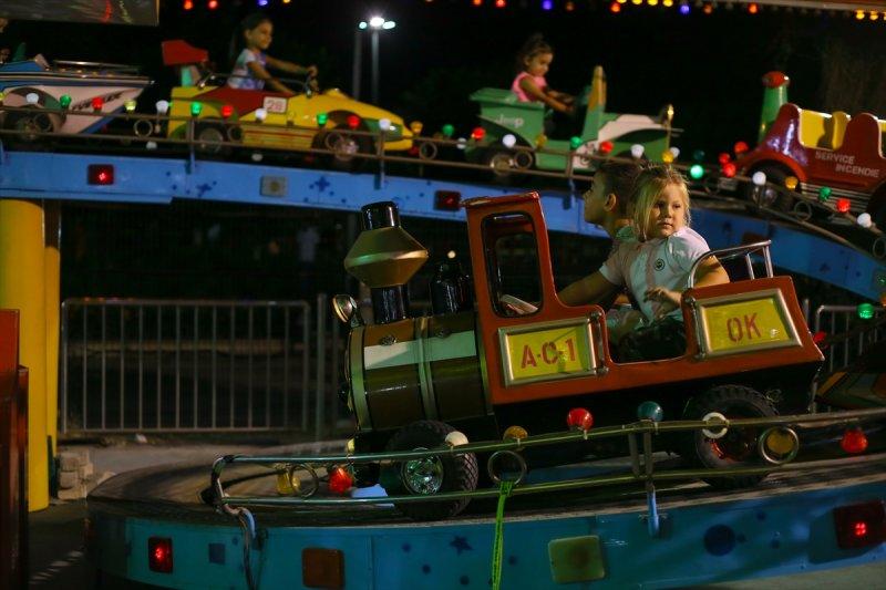 Bir İzmir Fuar klasiği: Lunapark