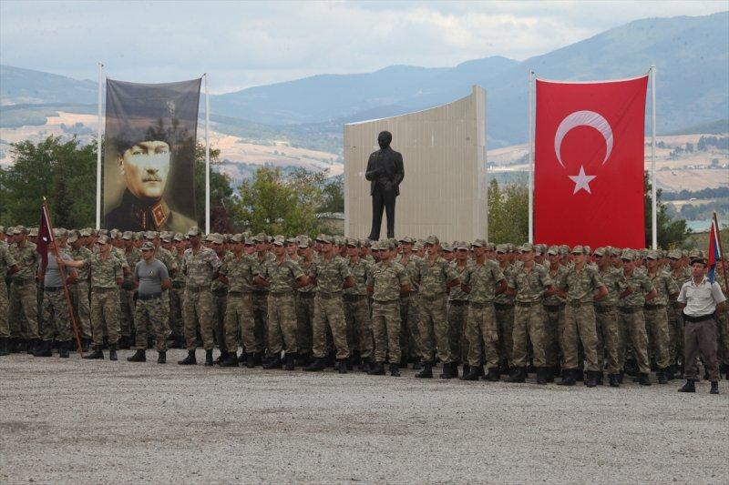 Askeri birliklerde yemin töreni heyecanı