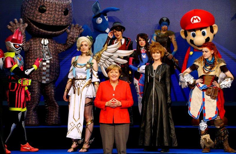 Dünya'nın en büyük oyun fuarı Gamescom Almanya'da başladı