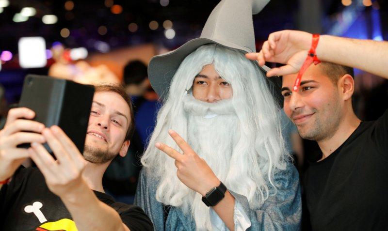 Dünya'nın en büyük oyun fuarı Gamescom Almanya'da başladı