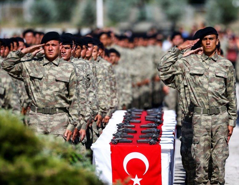 Askeri birliklerde yemin töreni heyecanı