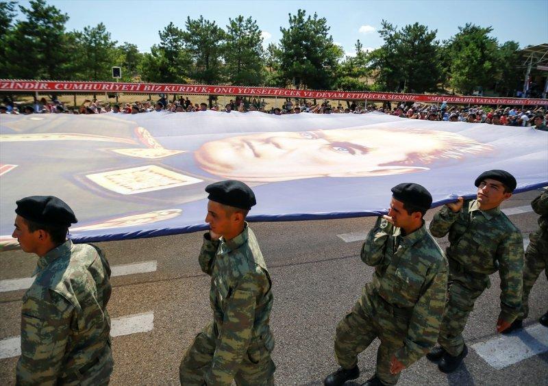 Askeri birliklerde yemin töreni heyecanı