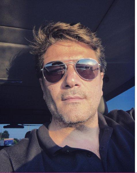 Ünlü sunucu ve oyuncu Vatan Şaşmaz