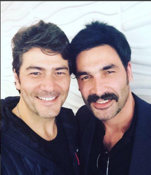 Ünlülerden Vatan Şaşmaz paylaşımı 