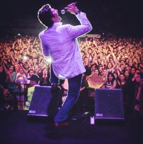 Ünlü sunucu ve oyuncu Vatan Şaşmaz