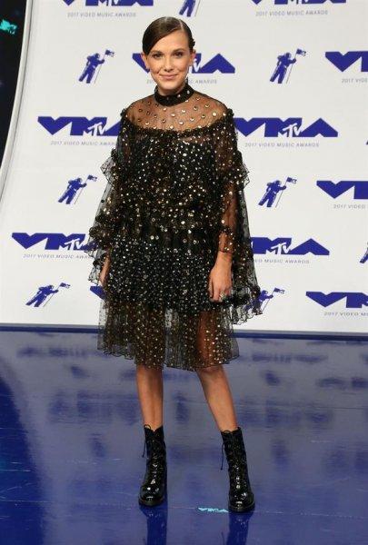 MTV Video Müzik Ödülleri dekolte yarışı