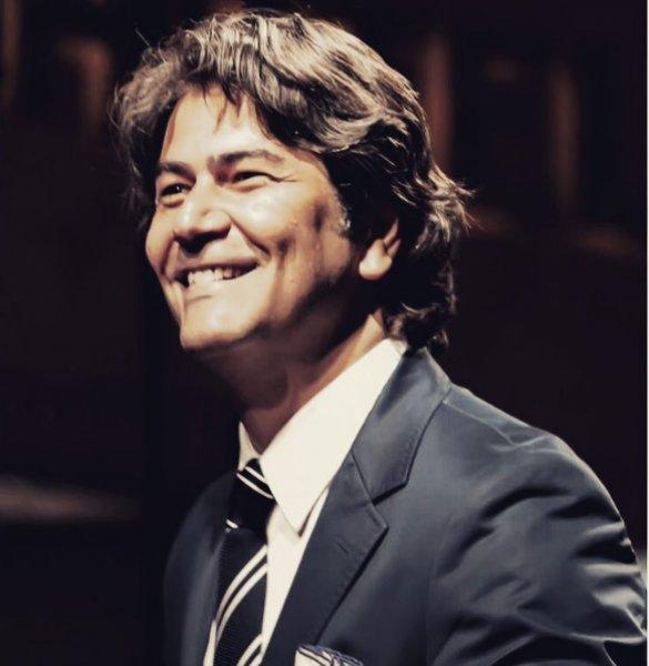 Ünlü sunucu ve oyuncu Vatan Şaşmaz