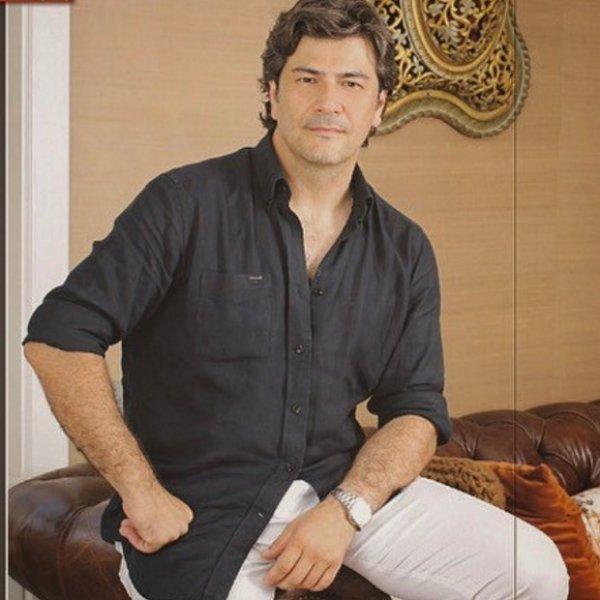 Ünlü sunucu ve oyuncu Vatan Şaşmaz