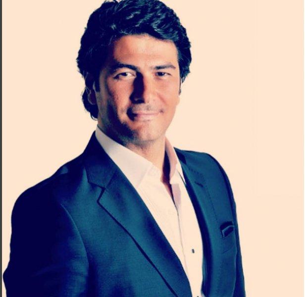 Ünlülerden Vatan Şaşmaz paylaşımı 