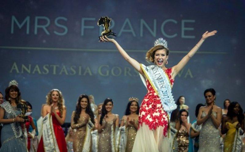 Dünyanın en güzel evli kadını seçildi