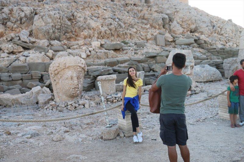 Nemrut Dağı bu bayram 20 bin ziyaretçiyi ağırladı