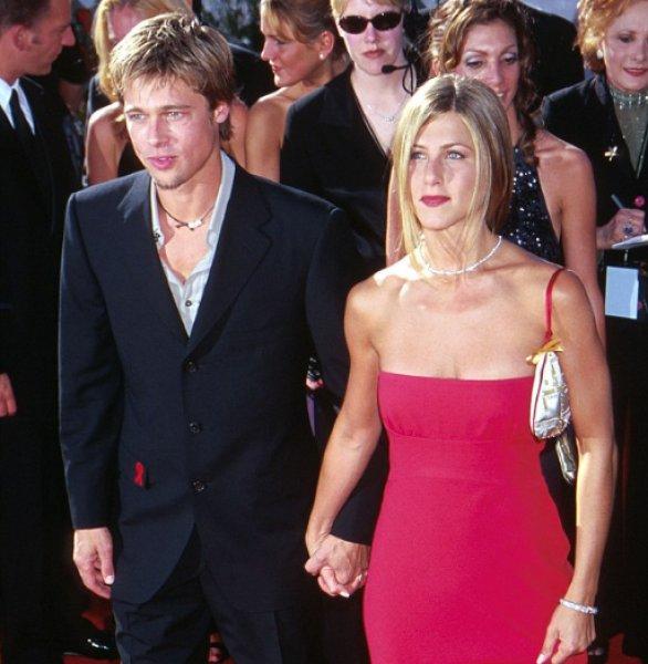 Brad Pitt eski eşinden özür diledi 