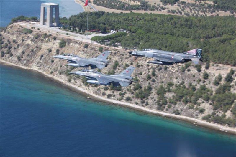 Hulusi Akar F-16 ile uçtu 
