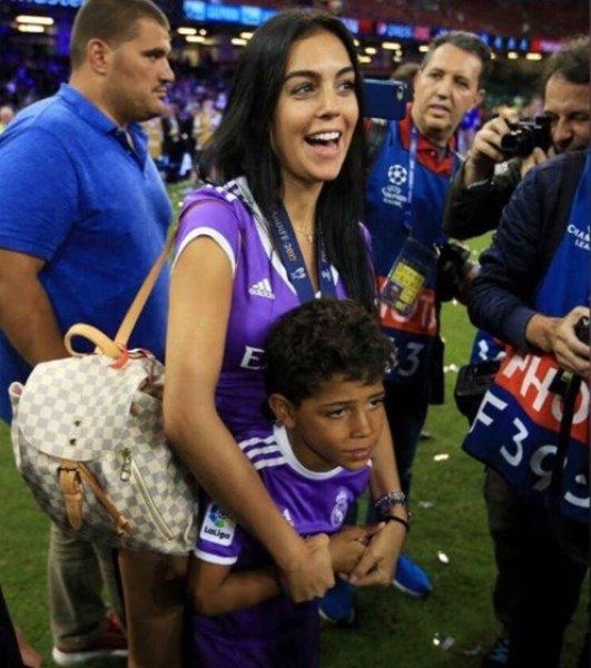 Cristiano Ronaldo’nun hedefi 7 çocuk 