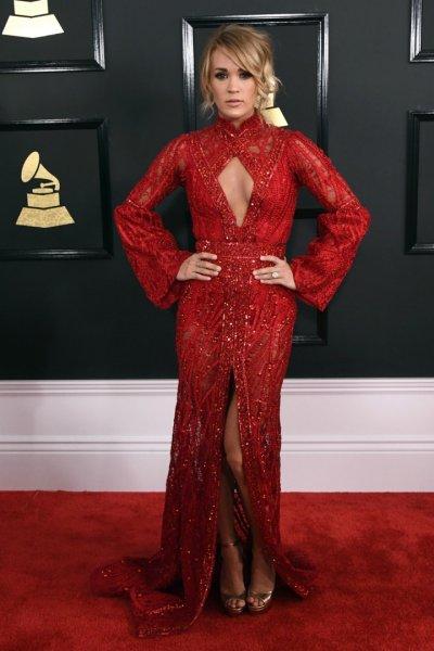 En pahalı kırmızı halı elbiseleri 