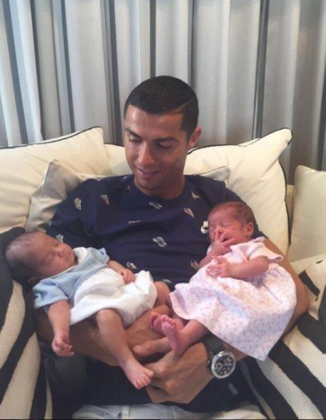 Cristiano Ronaldo’nun hedefi 7 çocuk 