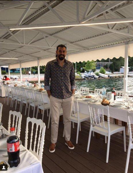 Eski futbolcu Servet Çetin evlendi