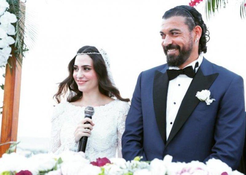 Eski futbolcu Servet Çetin evlendi