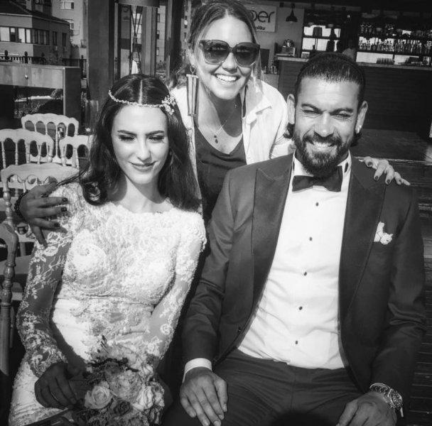 Eski futbolcu Servet Çetin evlendi