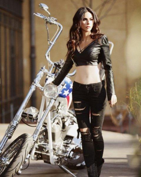 Defne Samyeli formunun sırrını anlattı