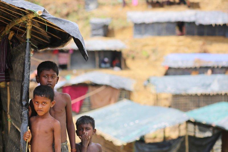 200 bin Arakanlı çocuk ölüm riski altında