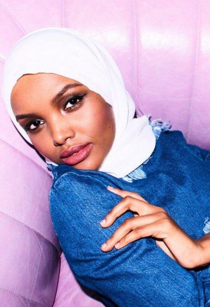 Dünyanın ilk tesettürlü modeli Halima Aden oldu 