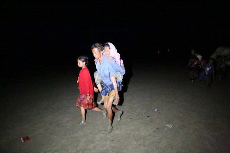 200 bin Arakanlı çocuk ölüm riski altında