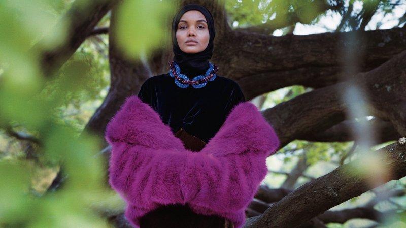 Dünyanın ilk tesettürlü modeli Halima Aden oldu 