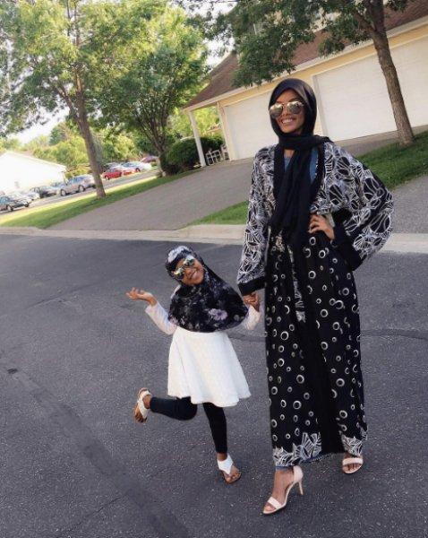 Dünyanın ilk tesettürlü modeli Halima Aden oldu 