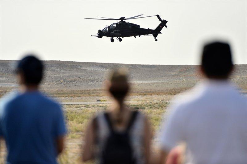 Eskişehir'de akrobasi gösterisi