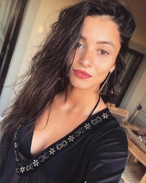 Şarkıcı Ayşe Akın geçirdiği anoreksiya hastalığını anlattı