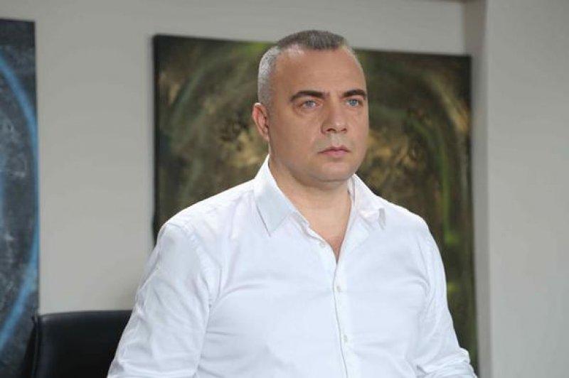 Ünlü isimlerin üzerine yapışan roller