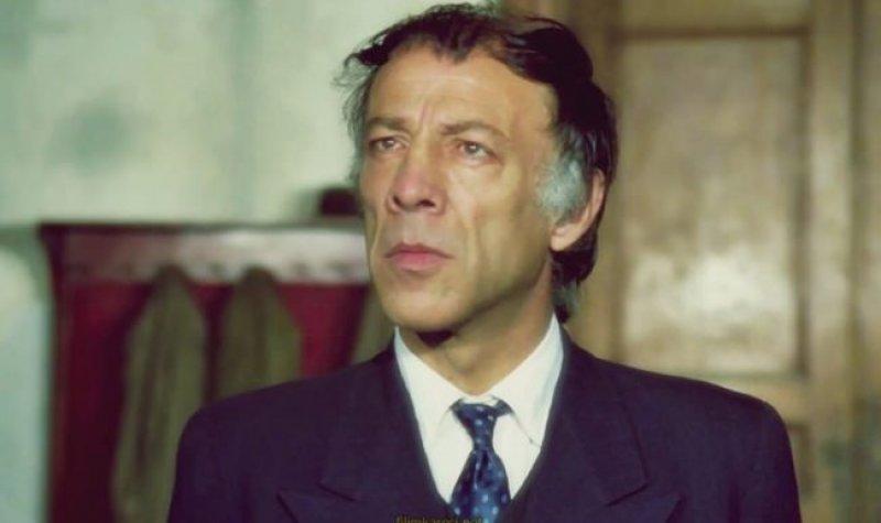 Ünlü isimlerin üzerine yapışan roller