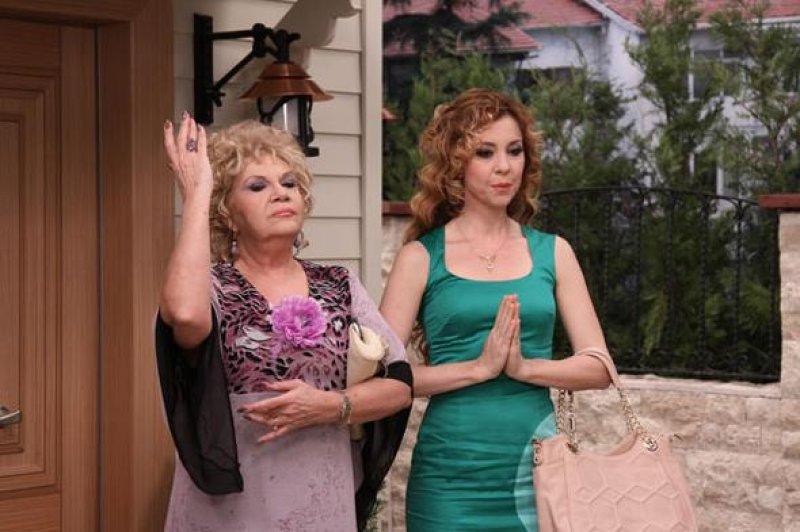 Ünlü isimlerin üzerine yapışan roller