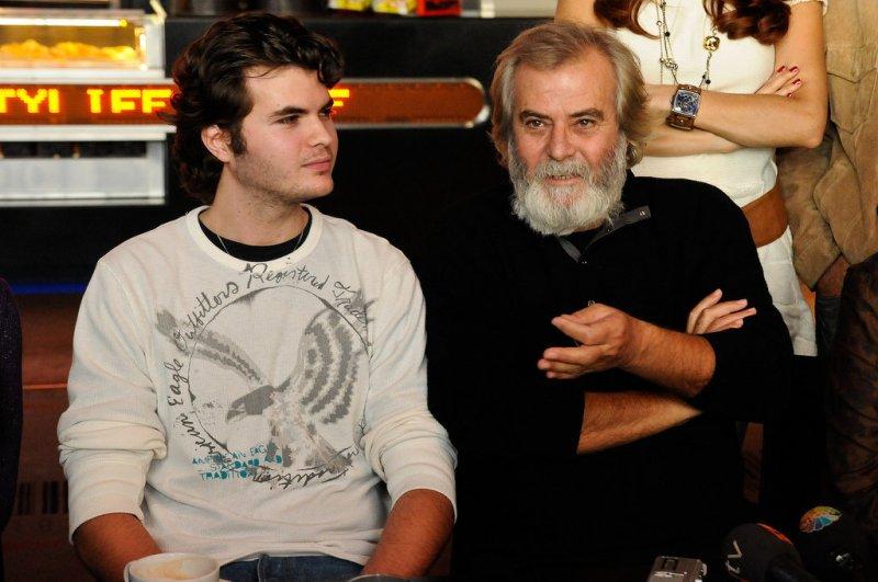 Akraba olan ünlü isimler 