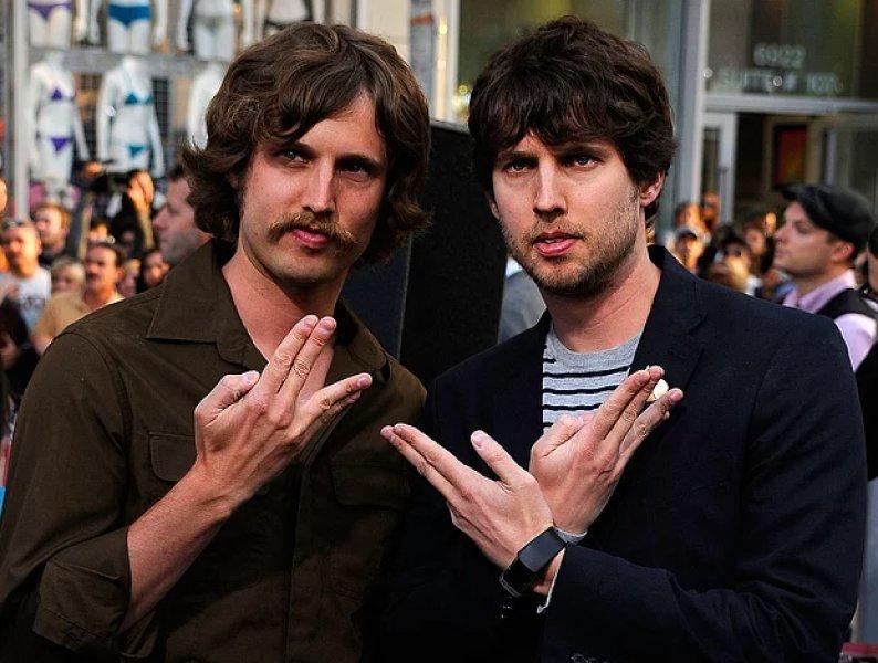 İkiz kardeşi olan ünlü isimler 