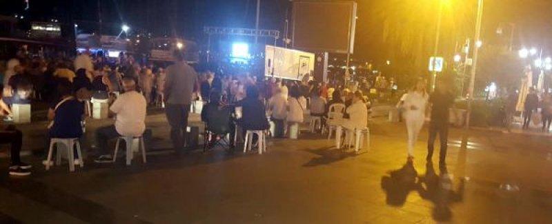 Muğla'daki deprem vatandaşları sokağa döktü