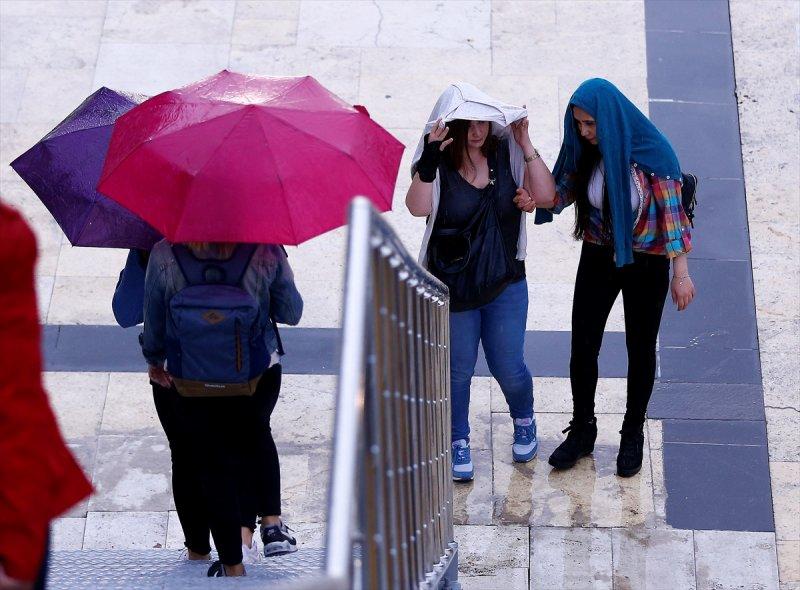 Başkentten yağmur manzaraları 