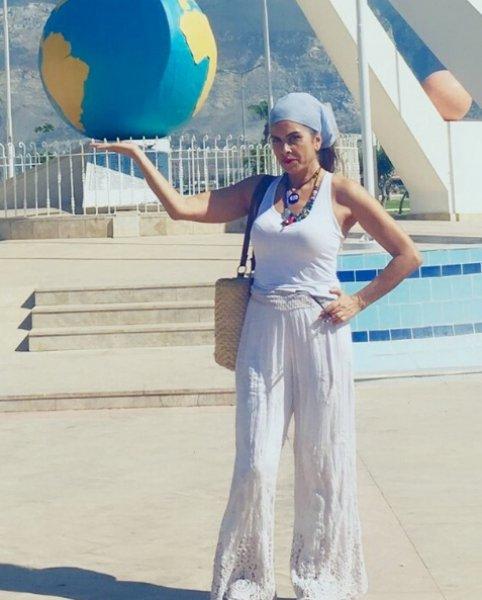 Yabancı dil konusunda parmak ısırtan ünlüler