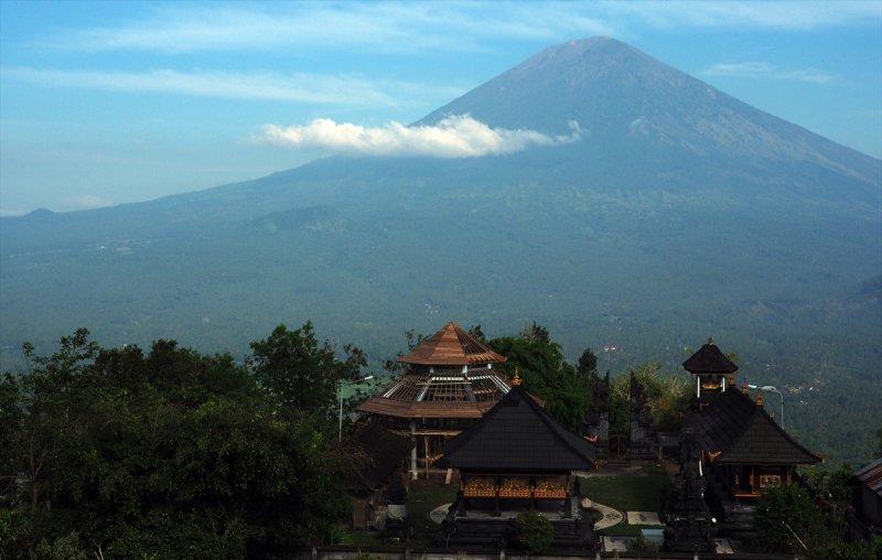 Bali'deki Lempuyang Tapınağı