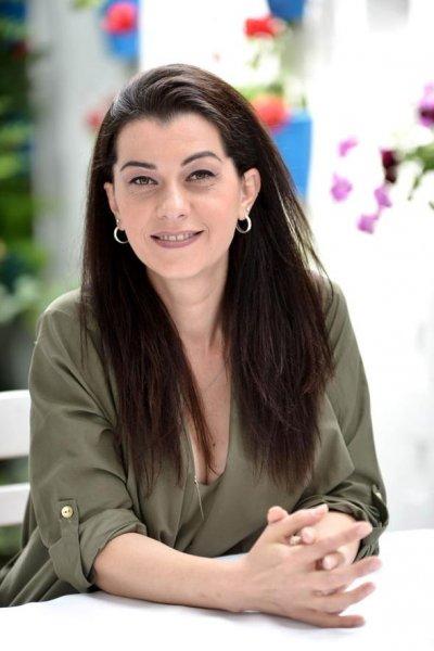 Yabancı dil konusunda parmak ısırtan ünlüler