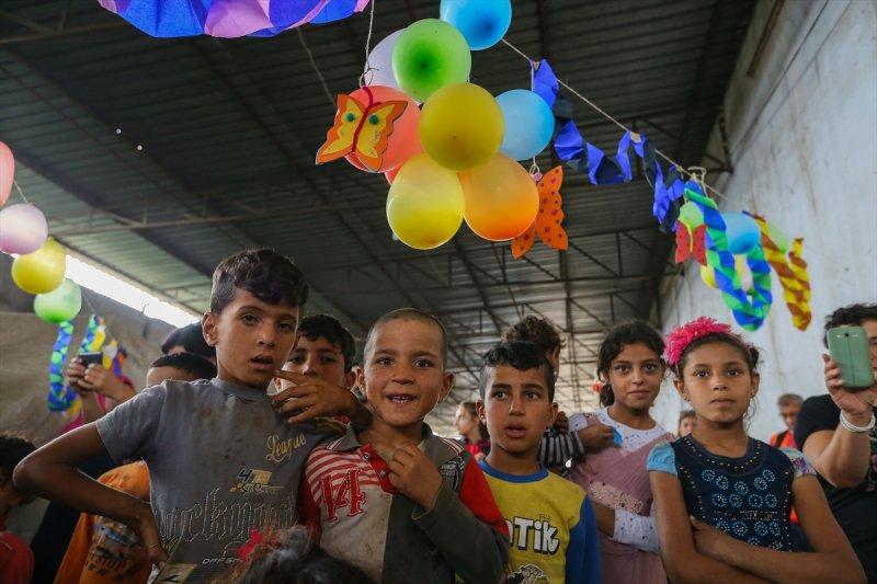 Suriyeli çocuklar için 10 dilde şarkı söylediler - Resim 16