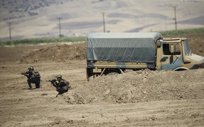 Habur'da son durum: Tanklar geri planda piyadeler sahada