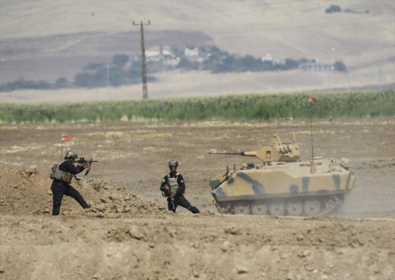 Habur'da son durum: Tanklar geri planda piyadeler sahada