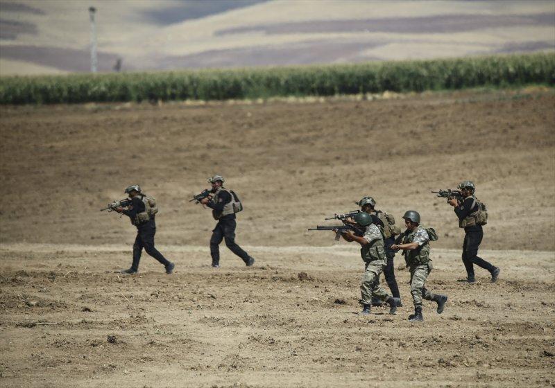 Habur'da son durum: Tanklar geri planda piyadeler sahada
